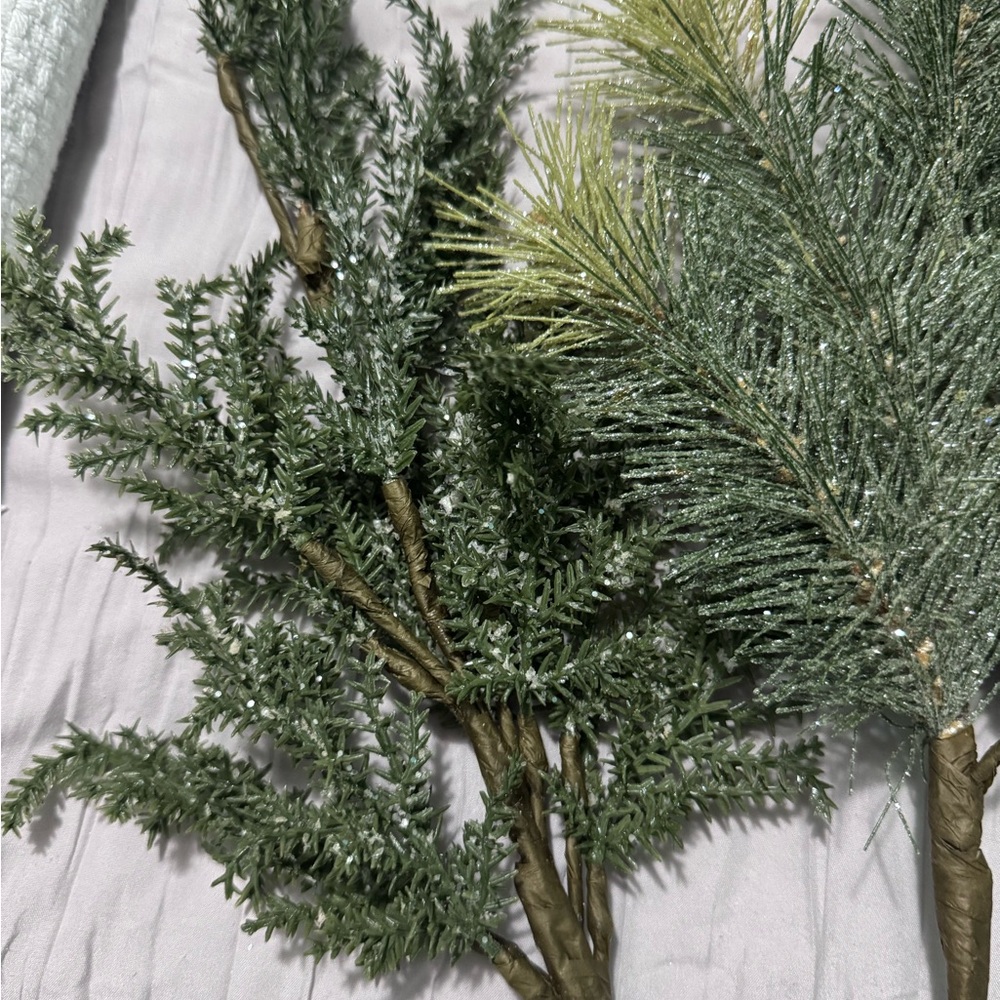 Green Pine Holiday Branches with Pinecone ๐ฒ - Picture 2 of 4